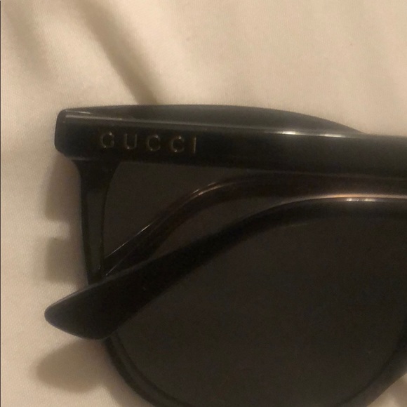 Gucci Sunglasses - Picture 2 of 4